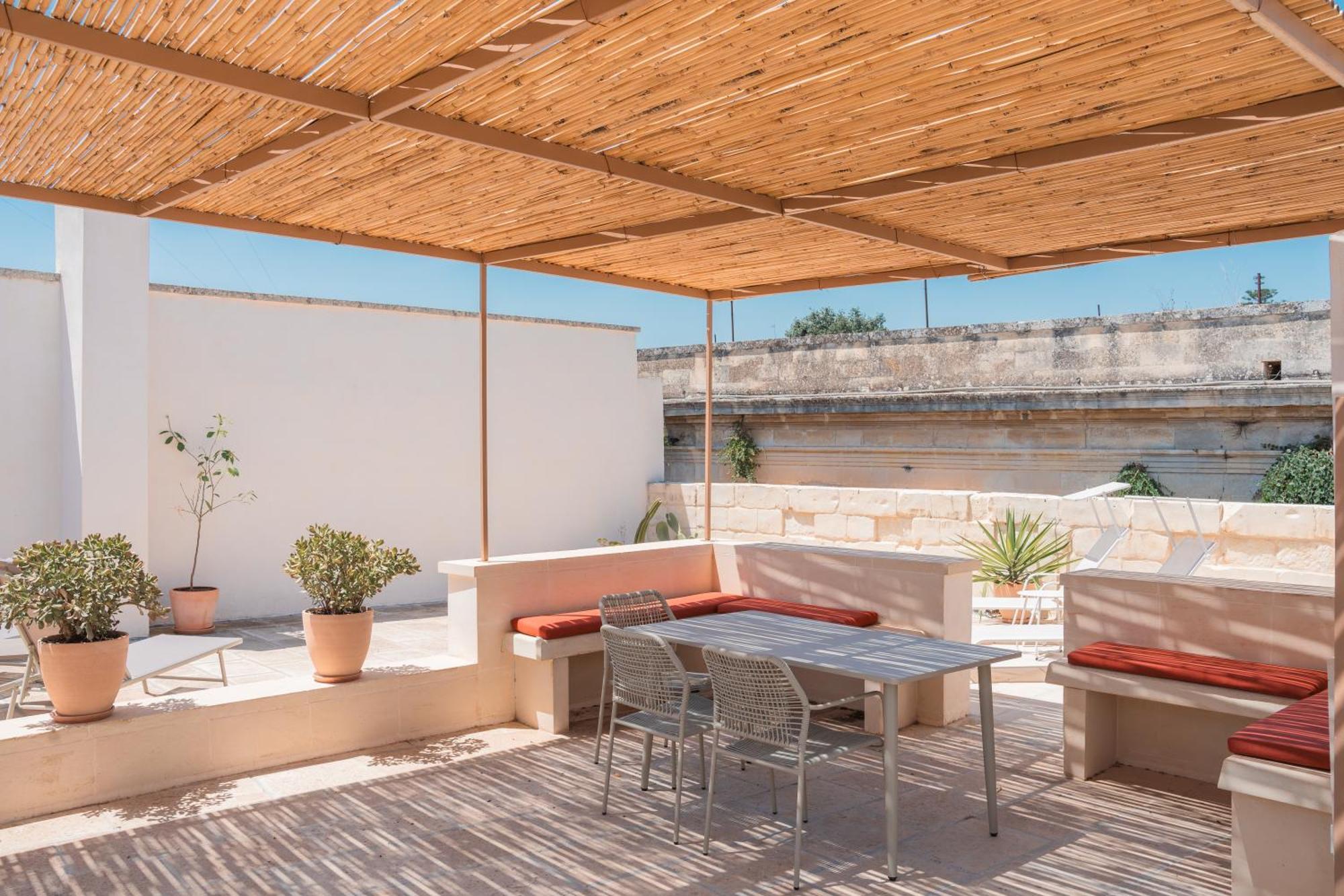 Lotus Apartment & Rooftop By Residence Colibri Lecce Exteriér fotografie