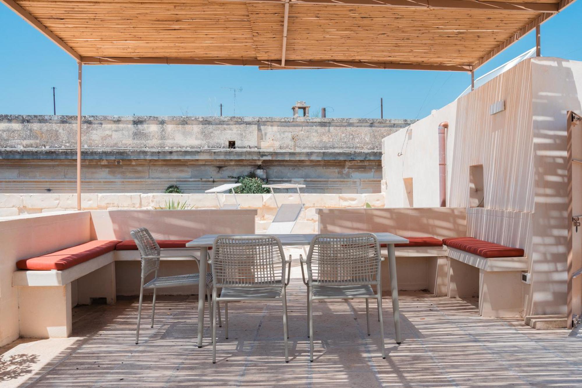 Lotus Apartment & Rooftop By Residence Colibri Lecce Exteriér fotografie
