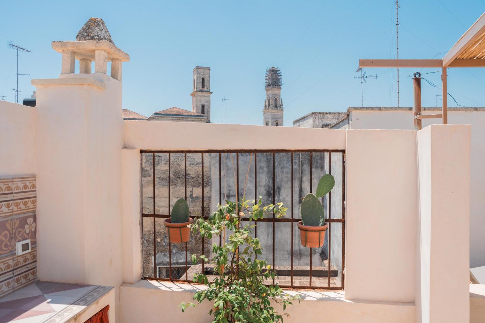 Lotus Apartment & Rooftop By Residence Colibri Lecce Exteriér fotografie